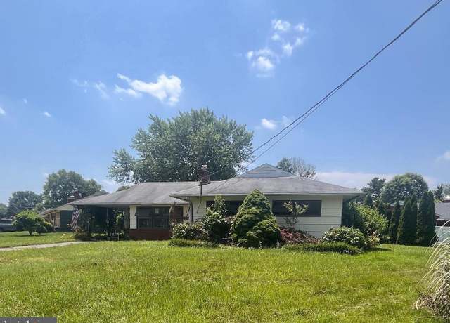 Property at 2 Augusta Dr, Newark, DE 19713, 3 beds, 2 baths