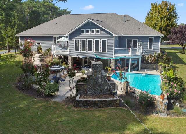Property at 30625 River Rd, Laurel, DE 19956, 5 beds, 4 baths