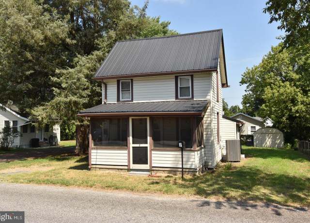 Property at 7 W 7th, Blades, DE 19973, 2 beds, 1 bath