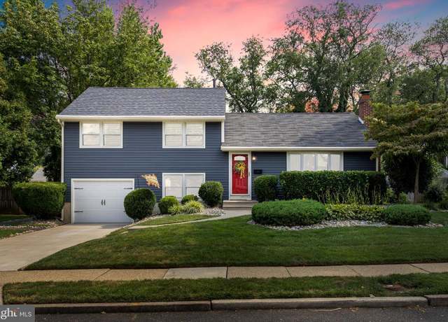Property at 898 Waterford Dr, Delran, NJ 08075, 4 beds, 1.5 baths