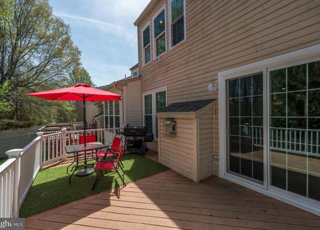 Property at 1 Colts Neck Dr, Sicklerville, NJ 08081, 3 beds, 3 baths