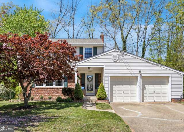 Property at 1046 Standish Dr, Turnersville, NJ 08012, 4 beds, 1.5 baths