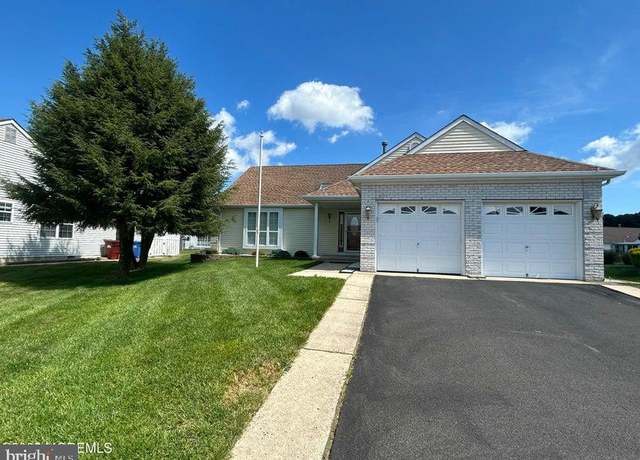 Property at 5 Corfu Ct, Toms River, NJ 08757, 2 beds, 2 baths