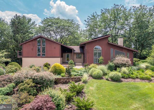 Property at 16 Estates Dr, Reading, PA 19606, 3 beds, 3 baths