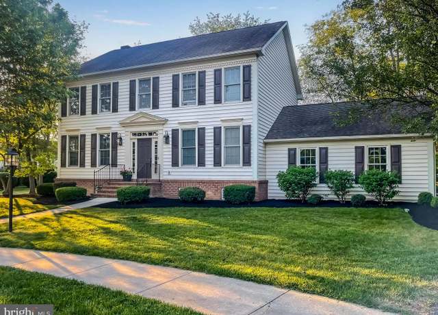 Property at 203 Friar Ct, Mechanicsburg, PA 17050, 4 beds, 2.5 baths