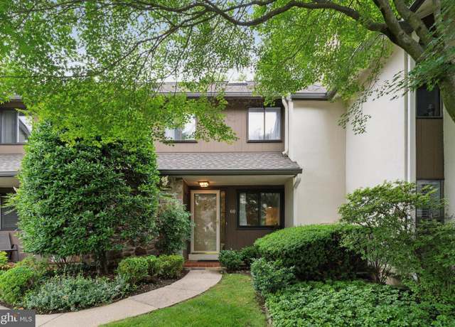 Property at 60 Oak Knoll Dr #60, Berwyn, PA 19312, 4 beds, 2.5 baths