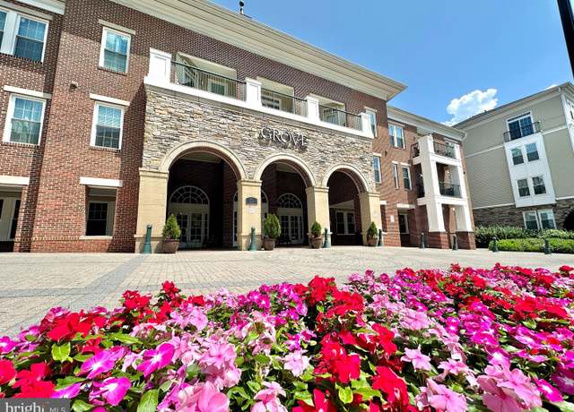 Property at 2465 Army Navy Dr Unit 1-302, Arlington, VA 22206, 2 beds, 2 baths