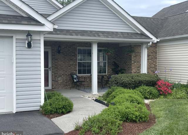 Property at 201 Rosewood Ln, Winchester, VA 22602, 2 beds, 2 baths