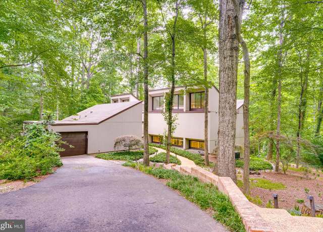 Property at 11405 Purple Beech Dr, Reston, VA 20191, 4 beds, 3 baths