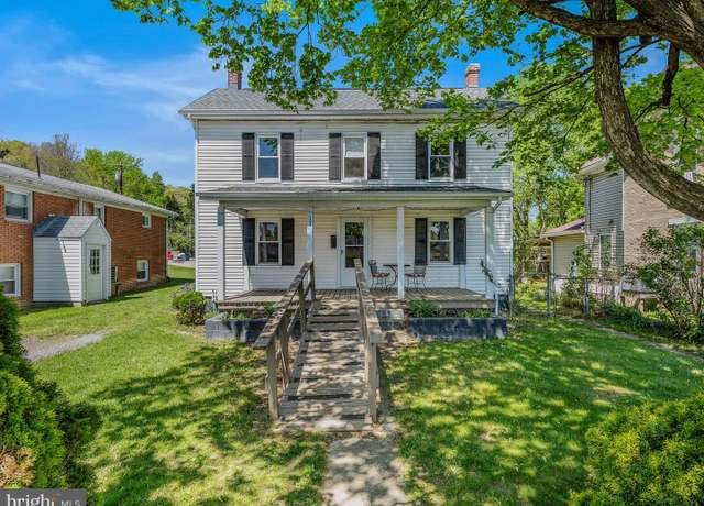 Property at 17 Goalpost Ln, Berkeley Springs, WV 25411, 3 beds, 2 baths