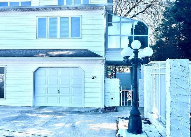 Property at 37 Hunter's Pointe Dr, Millsboro, DE 19966, 1 bed, 1.5 baths