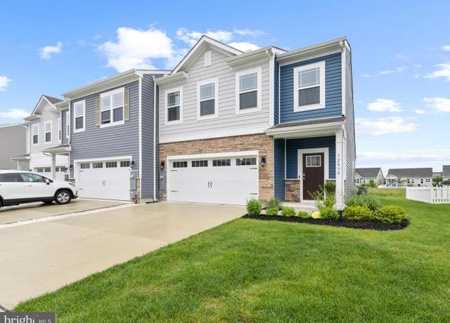 Property at 32038 Sand Bank Ln, Millville, DE 19967, 3 beds, 2.5 baths