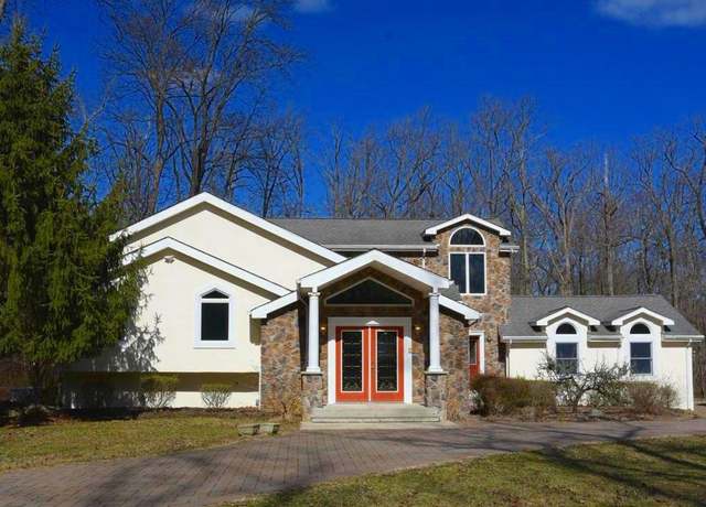 Property at 131 Lindbergh Rd, Hopewell, NJ 08525, 3 beds, 2.5 baths