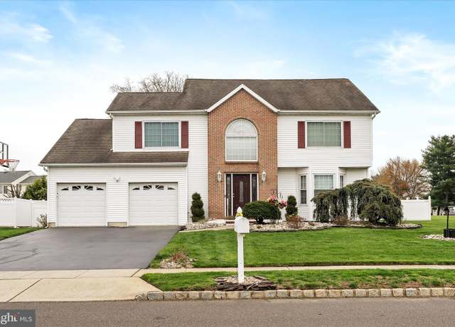 Property at 2 Erica Lynne Way, Hamilton, NJ 08690, 4 beds, 2.5 baths