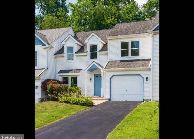 Property at 34 Innisbrook Ln, Coatesville, PA 19320, 3 beds, 2.5 baths