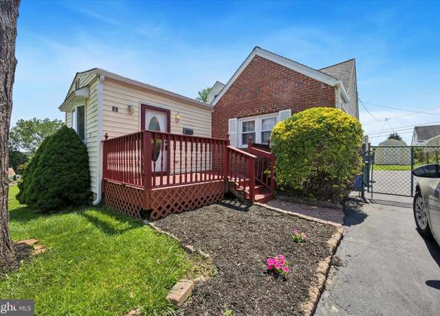 Property at 88 Seward Ln, Aston, PA 19014, 3 beds, 1 bath