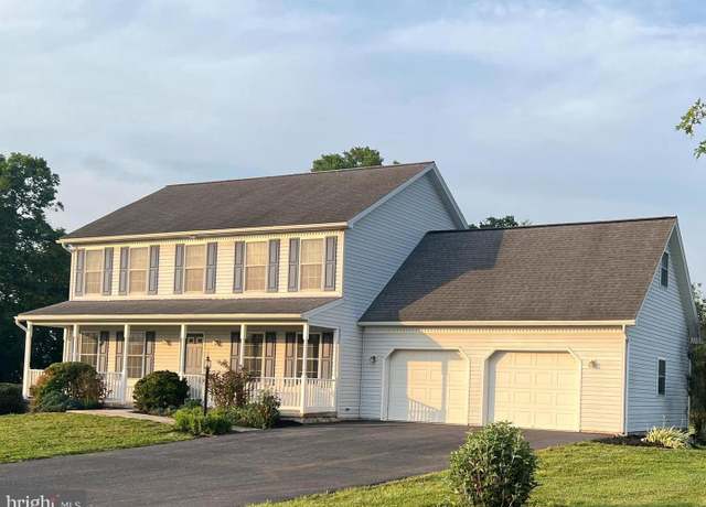 Property at 232 Creekwood Dr, Greencastle, PA 17225, 4 beds, 2.5 baths