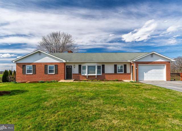 Property at 1757 Pioneer Rd, Lancaster, PA 17602, 4 beds, 2 baths