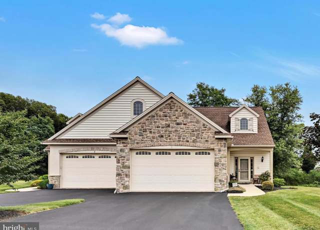 Property at 1 Pfautz Cir, Elizabethtown, PA 17022, 3 beds, 2.5 baths
