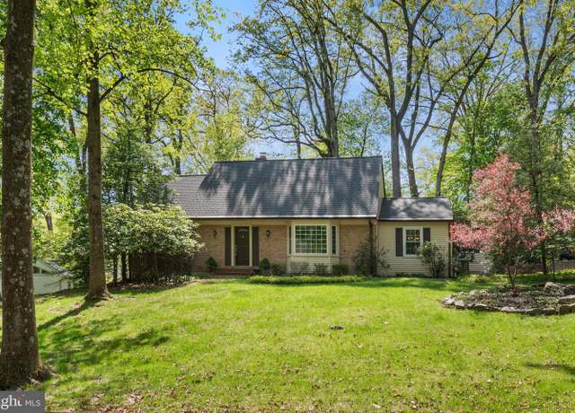 Property at 3694 Hawthorne Dr, Center Valley, PA 18034, 4 beds, 2.5 baths