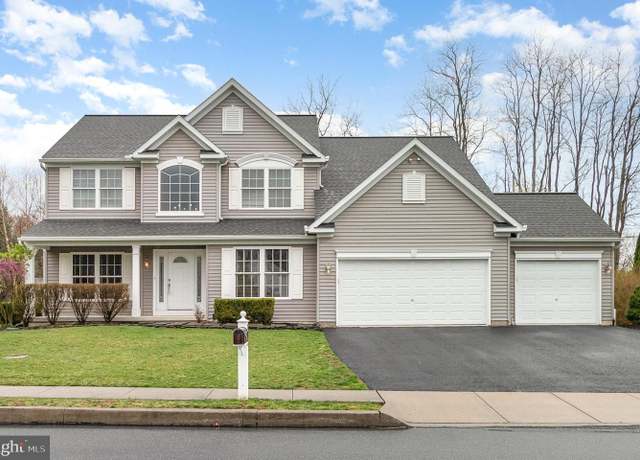 Property at 836 S Locust St, Palmyra, PA 17078, 4 beds, 3.5 baths