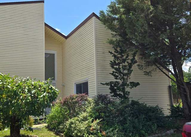 Property at 350 Juniper Ct, Herndon, VA 20170, 4 beds, 2 baths