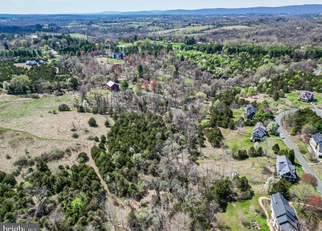 Property at 41073 Hickory Shade Ln, Lovettsville, VA 20180
