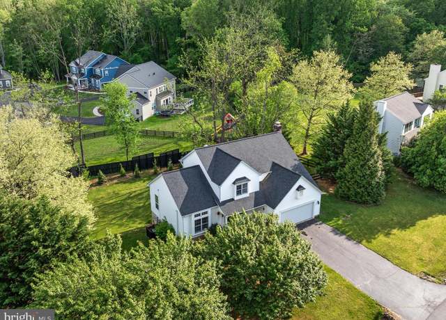Property at 35513 Sourwood Pl, Round Hill, VA 20141, 4 beds, 3.5 baths