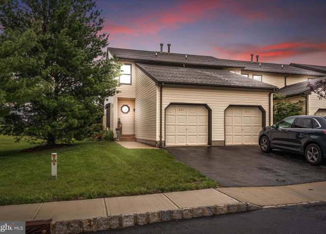 Property at 621 Almond Ct, Flemington, NJ 08822, 2 beds, 1.5 baths