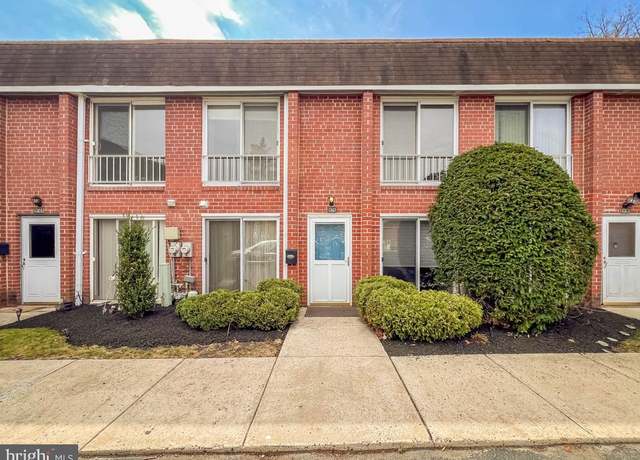 Property at 204 Saratoga Ct, Warminster, PA 18974, 2 beds, 1.5 baths