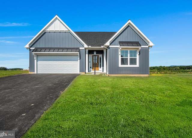 Property at 9 Family Dr, Carlisle, PA 17013, 3 beds, 2 baths