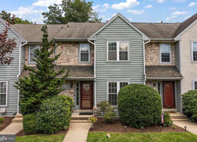 Property at 106 Knollwood Ct, Aston, PA 19014, 2 beds, 2.5 baths