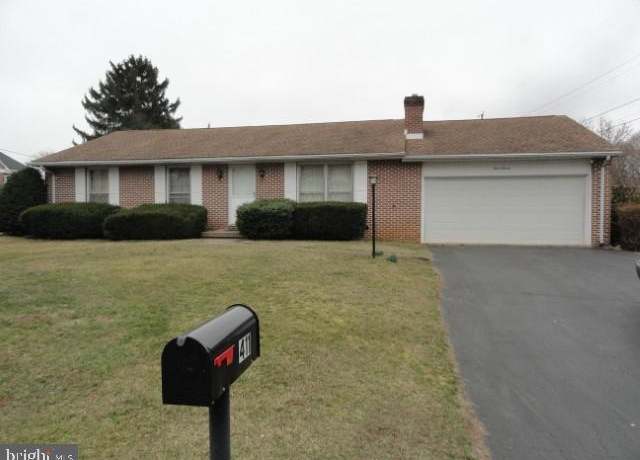 Property at 411 Briar Ln E, Chambersburg, PA 17202, 3 beds, 1.5 baths