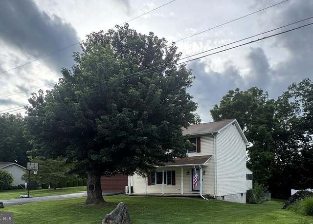 Property at 1057 Kunkle Dr, Chambersburg, PA 17202, 3 beds, 2.5 baths