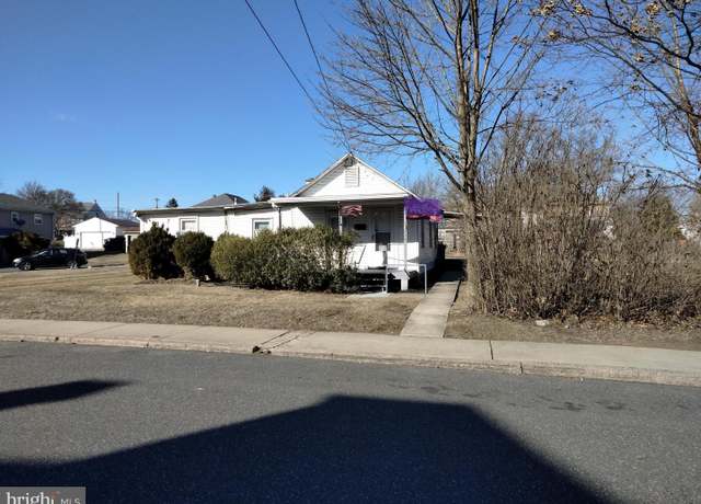 Property at 335 Ash St, Pottstown, PA 19464, 2 beds, 1 bath