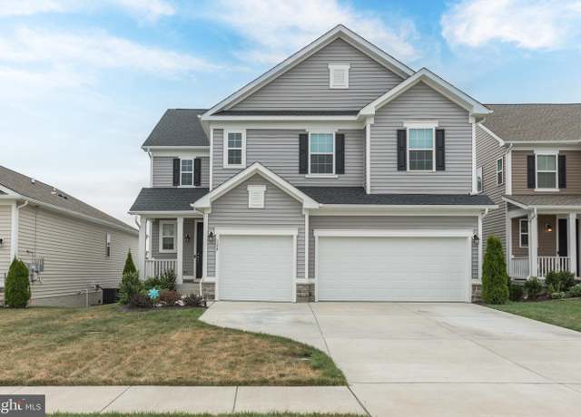 Property at 128 Raven Oaks Dr, Winchester, VA 22602, 4 beds, 2.5 baths