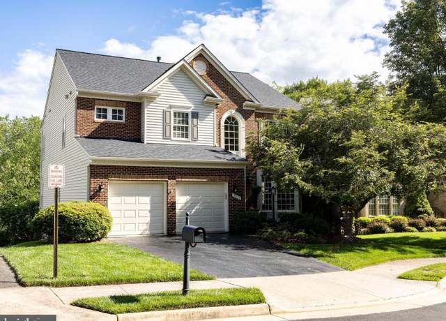 Property at 8621 James Creek Dr, Springfield, VA 22152, 5 beds, 4.5 baths