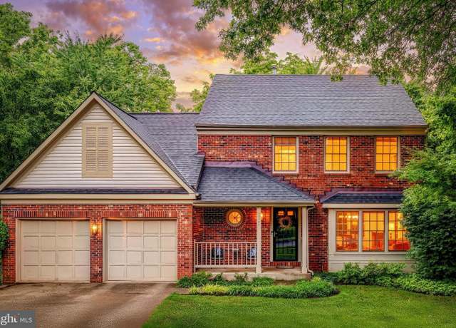 Property at 13145 Ladybank Ln, Herndon, VA 20171, 4 beds, 3.5 baths