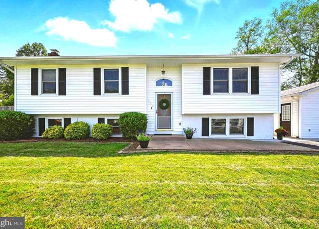 Property at 112 Meadow Ln, Stafford, VA 22556, 4 beds, 2.5 baths