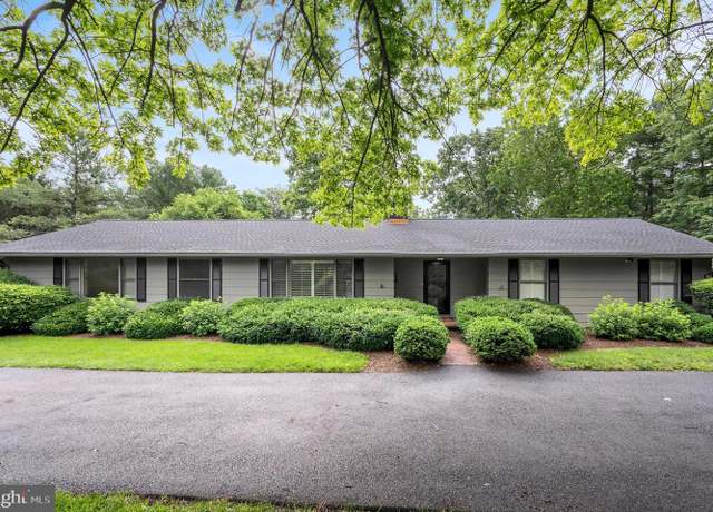 Property at 516 Merrimans Ln, Winchester, VA 22601, 3 beds, 3 baths