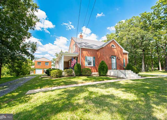 Property at 2180 Strasburg Rd, Front Royal, VA 22630, 4 beds, 3 baths
