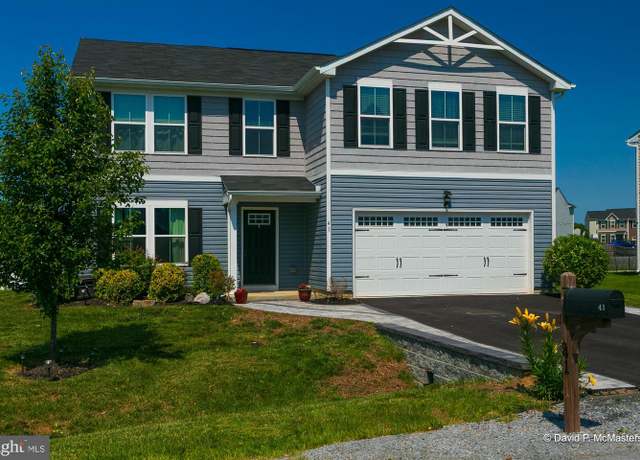 Property at 41 Bedstraw Pl, Bunker Hill, WV 25413, 5 beds, 2.5 baths