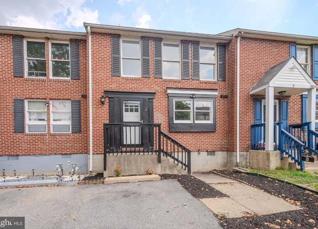 Property at 2 Kings Grant Way, Wilmington, DE 19802, 3 beds, 1.5 baths