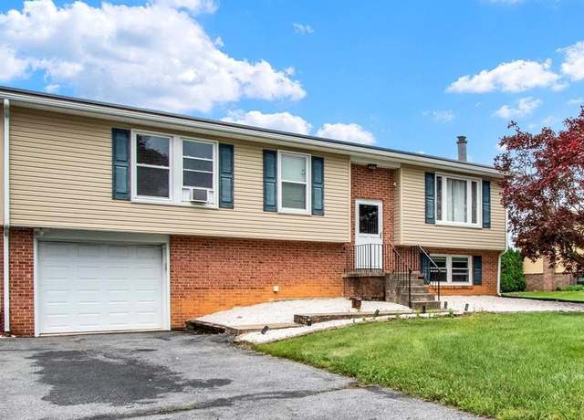 Property at 271 Walters Ave, Wernersville, PA 19565, 5 beds, 2 baths