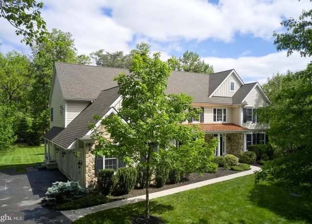 Property at 529 Sugartown Rd, Berwyn, PA 19312, 6 beds, 5 baths