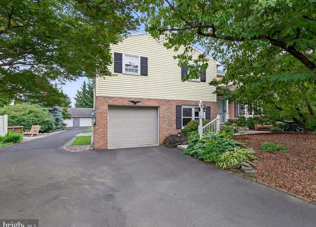 Property at 13 Green Lawn Dr, Ephrata, PA 17522, 4 beds, 2 baths