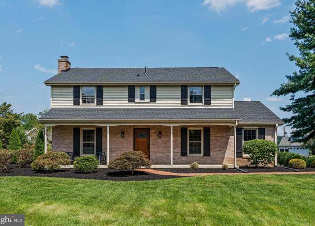 Property at 2025 Robindale Ave, Lancaster, PA 17601, 4 beds, 3.5 baths