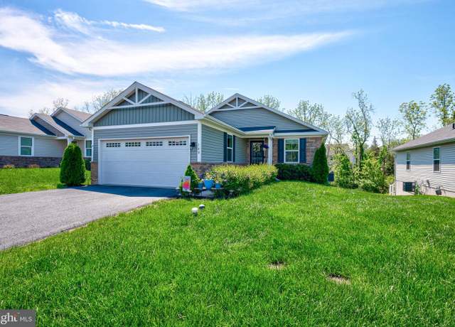 Property at 140 Steeplechase Ln, Pottstown, PA 19464, 2 beds, 2 baths