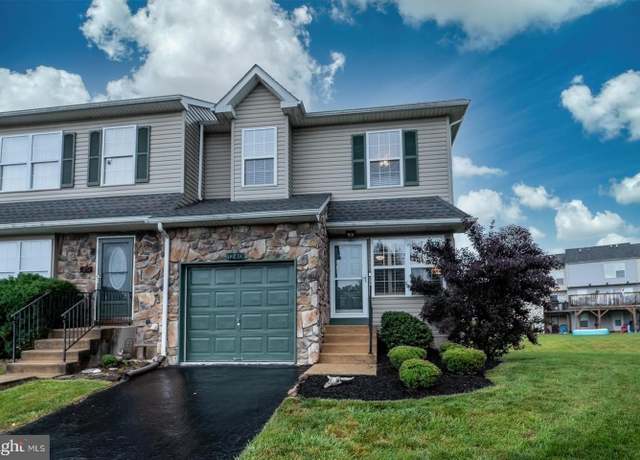 Property at 1240 Pin Oak Dr, Perkiomenville, PA 18074, 3 beds, 2.5 baths