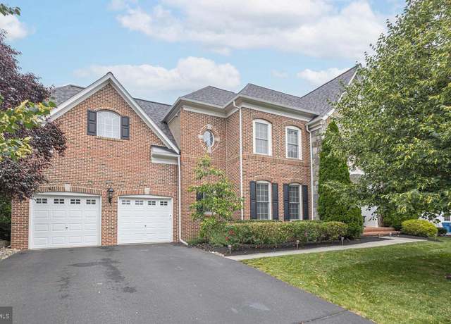 Property at 405 Hoffman Rd, Harleysville, PA 19438, 4 beds, 3.5 baths